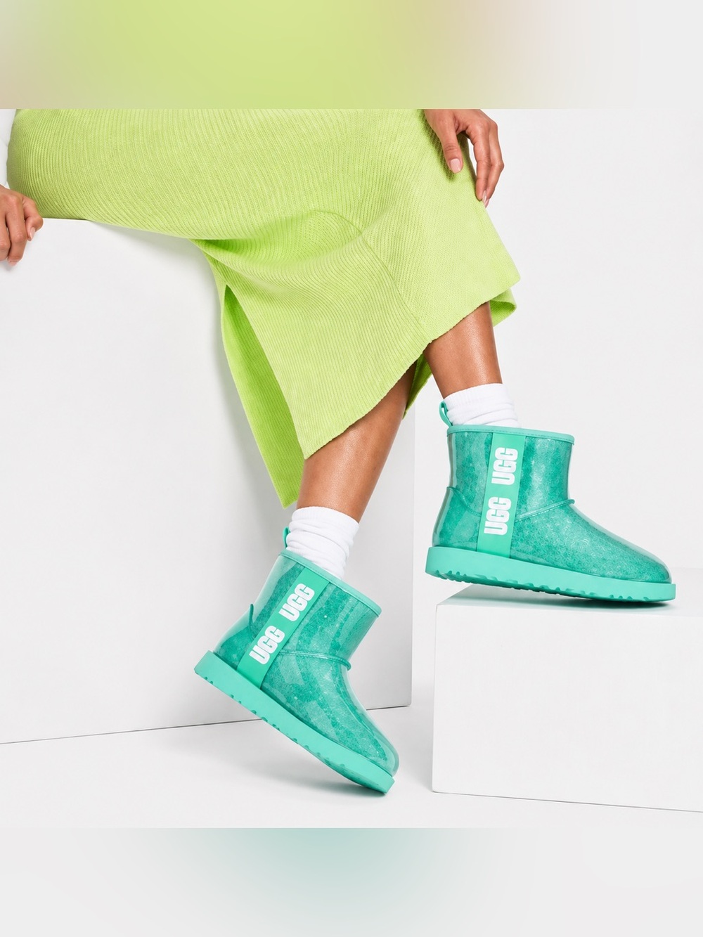 UGG Classic Clear Mini Rain Boot – Aqua/Turquoise – Women’s US 5